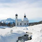 Family Friendly - With Beautiful Mountain Views 아파트 *