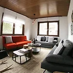 Family Friendly Chalet - Central With Beautiful Mountain Views Daire Seefeld in Tirol