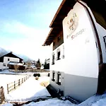 Family Friendly Chalet - Central With Beautiful Mountain Views Daire Seefeld in Tirol
