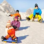 Family Friendly Chalet - Central With Beautiful Mountain Views *