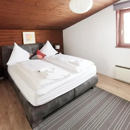 Апартаменты Family Friendly - With Beautiful Mountain Views *