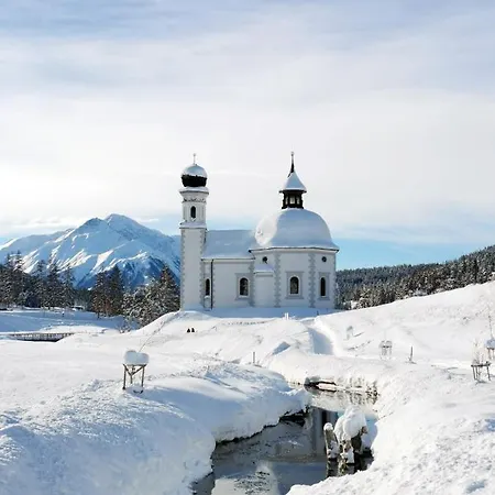 Family Friendly - With Beautiful Mountain Views شقة *
