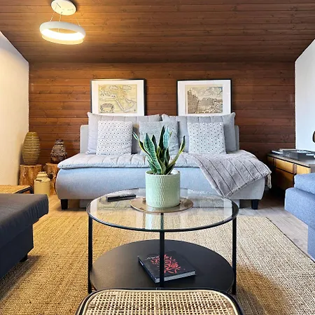 Daire Family Friendly Chalet - Central With Beautiful Mountain Views *
