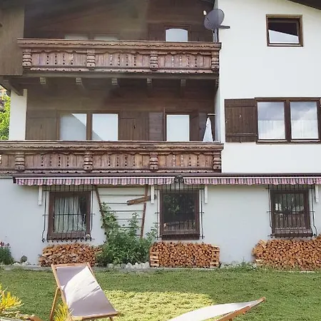 Апартаменты Family Friendly - With Beautiful Mountain Views Зеефельд в Тироле