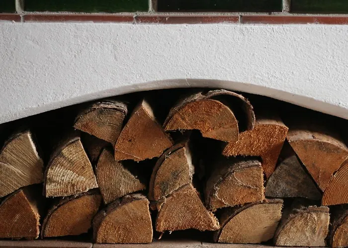 Апартаменти Family Friendly - With Beautiful Mountain Views *