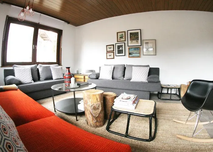 Family Friendly - With Beautiful Mountain Views Апартаменти