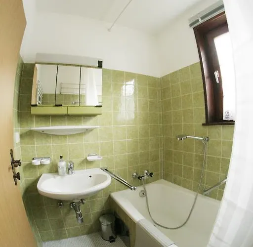 Апартаменти Family Friendly - With Beautiful Mountain Views Зефельд-ін-Тіроль