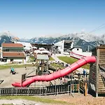 Family Friendly - With Beautiful Mountain Views Appartamento