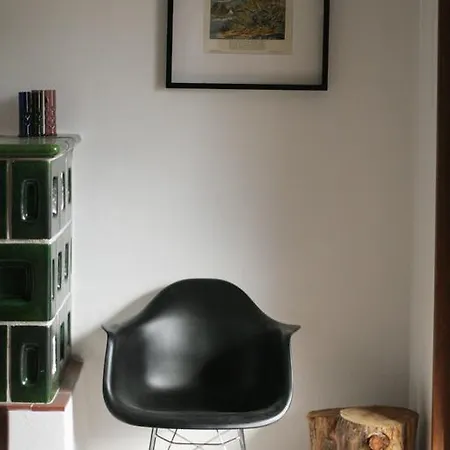 Family Friendly Chalet - Central With Beautiful Mountain Views Apartment